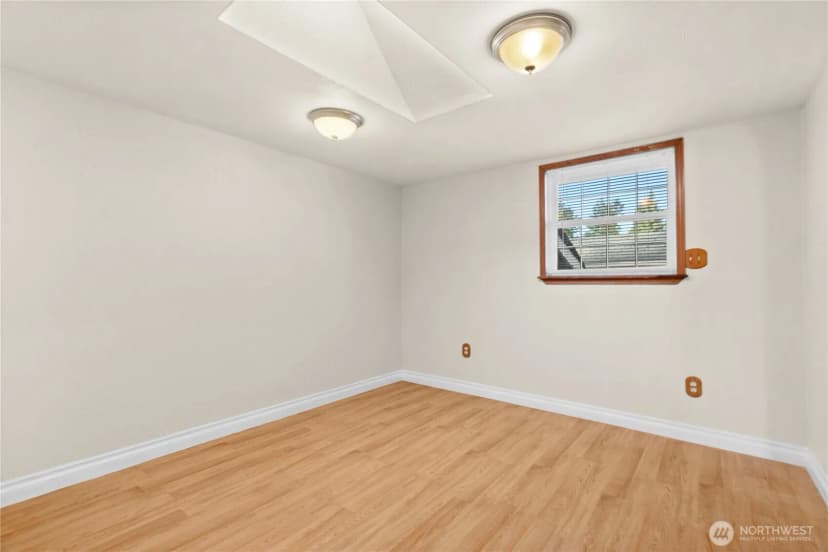 Property photo for 633 E Arcadia Street, Shelton photo 23