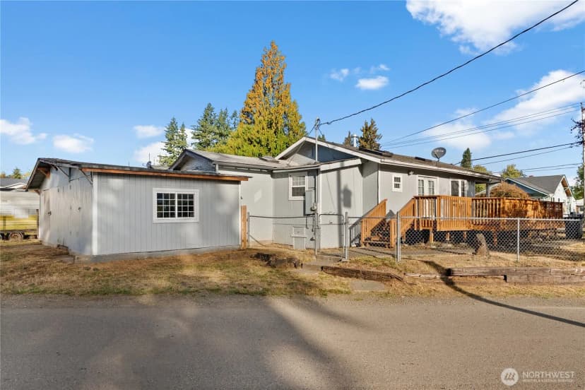 Property photo for 633 E Arcadia Street, Shelton photo 5