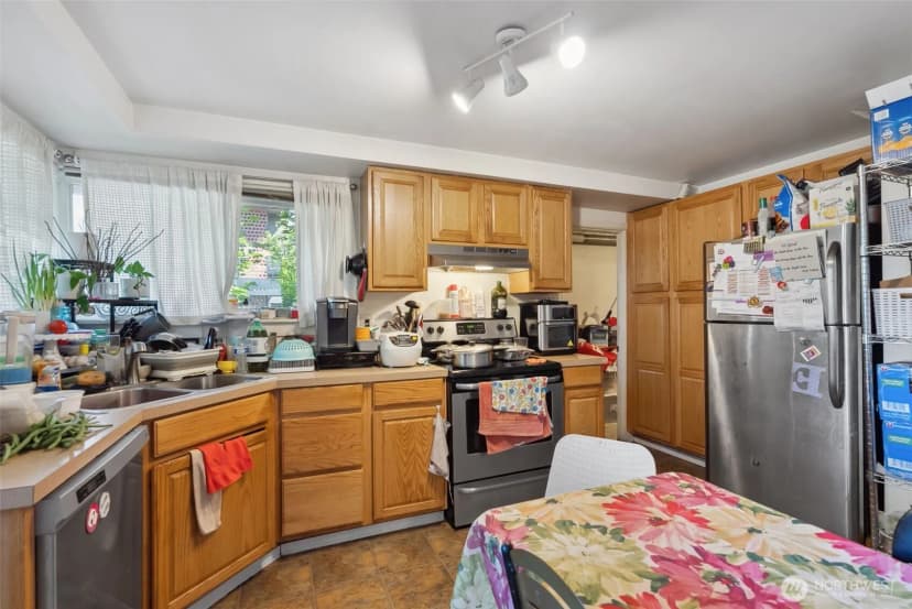 Property photo for 1306 S Bayview Street, Seattle photo 13
