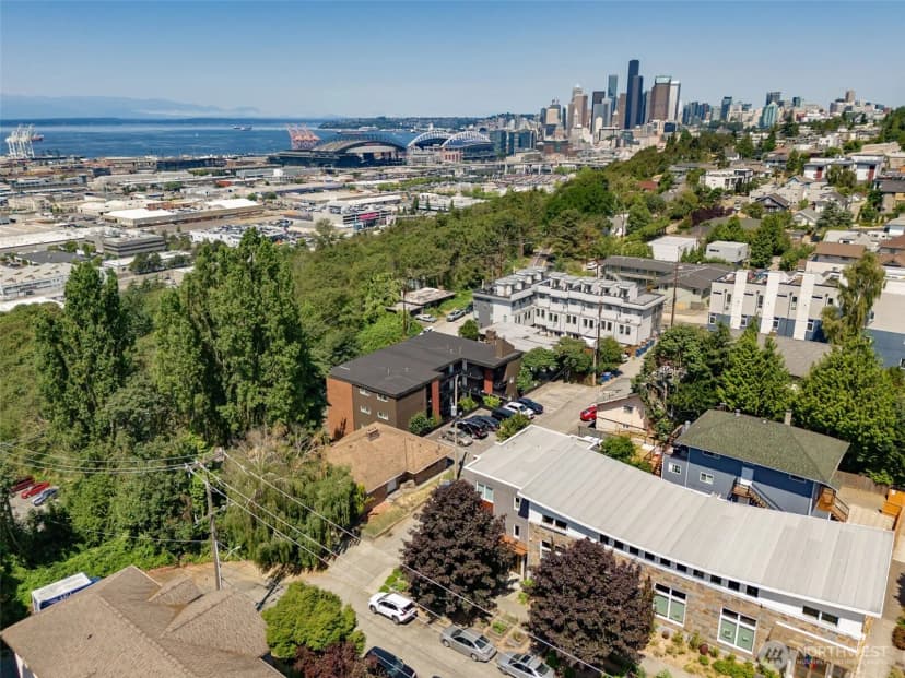 Property photo for 1306 S Bayview Street, Seattle photo 10