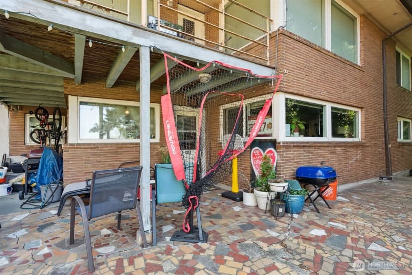 Property photo for 1306 S Bayview Street, Seattle photo 8