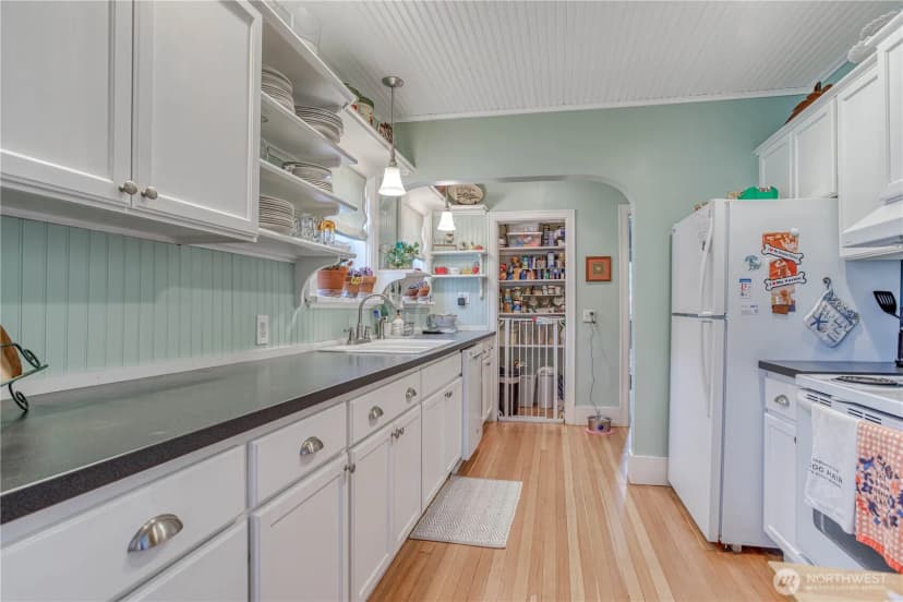 Property photo for 204 N Emerson Avenue, Wenatchee photo 9