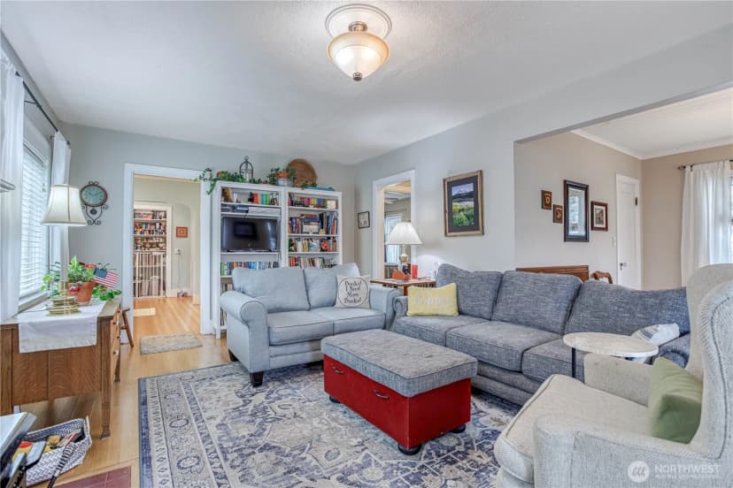 Property photo for 204 N Emerson Avenue, Wenatchee photo 3