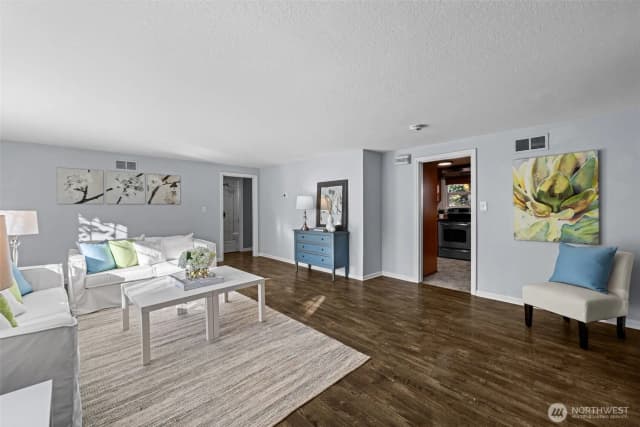 Property photo for 15220 12th Avenue Ne #15220, Shoreline photo 5