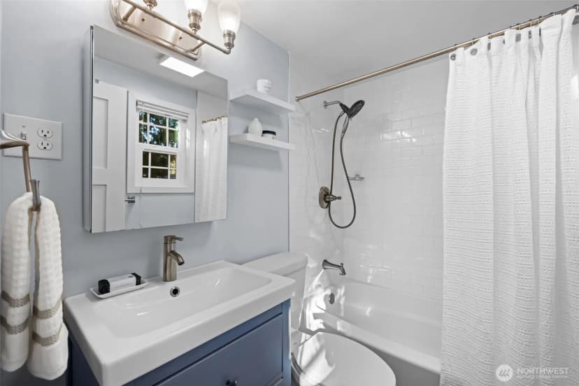 Property photo for 15220 12th Avenue Ne #15220, Shoreline photo 15