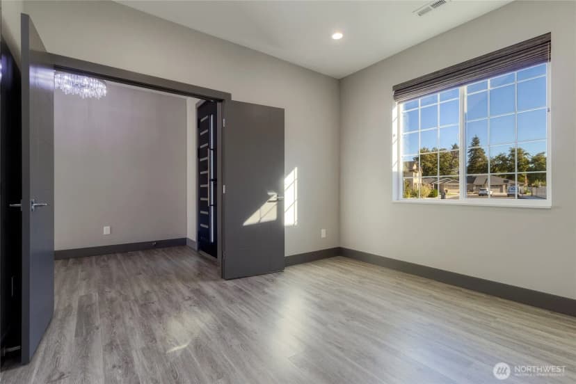 Property photo for 35 Ne Alpine Drive, College Place photo 4