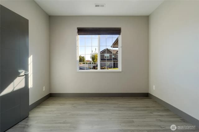Property photo for 35 Ne Alpine Drive, College Place photo 5