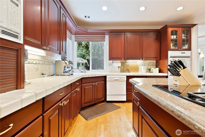 Property photo for 14812 163rd Court Ne, Woodinville photo 9