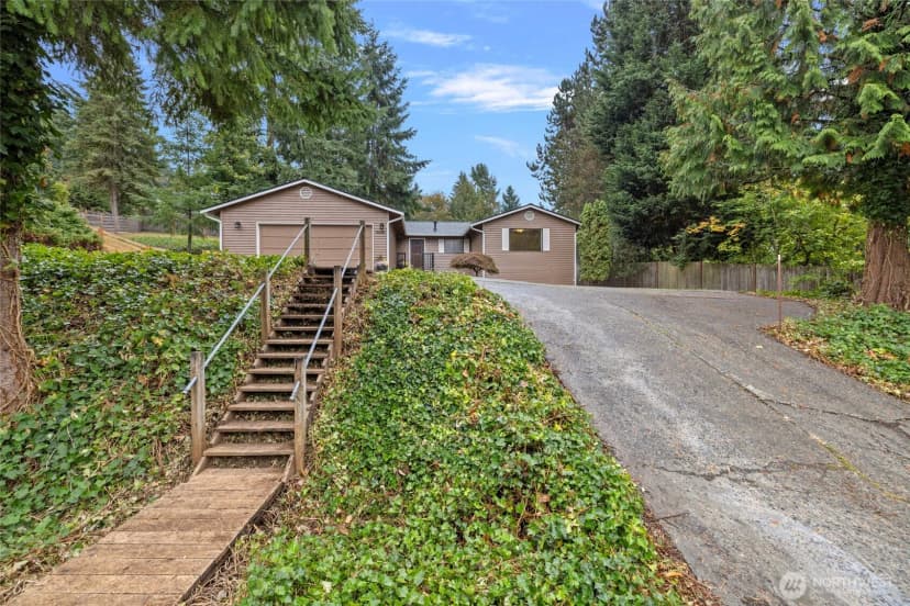 Property photo for 18428 146th Avenue Ne, Woodinville photo 2