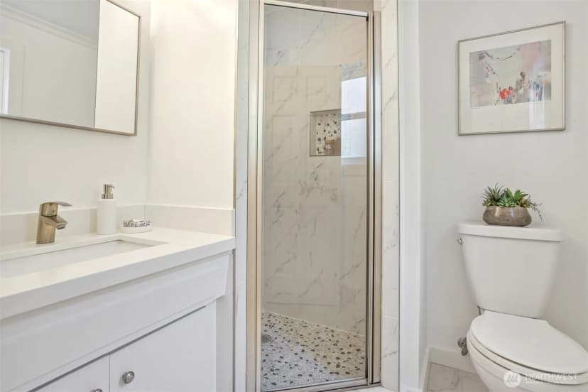 Property photo for 10718 12th Avenue Nw, Seattle photo 23