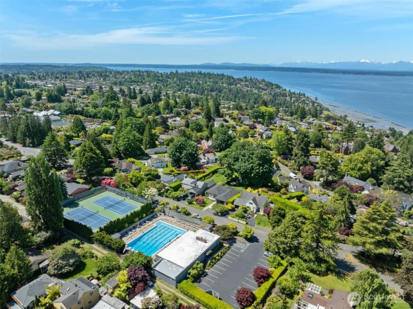 Property photo for 10718 12th Avenue Nw, Seattle photo 35