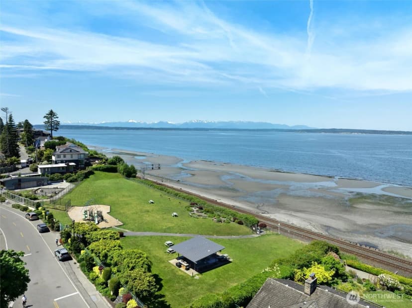 Property photo for 10718 12th Avenue Nw, Seattle photo 34