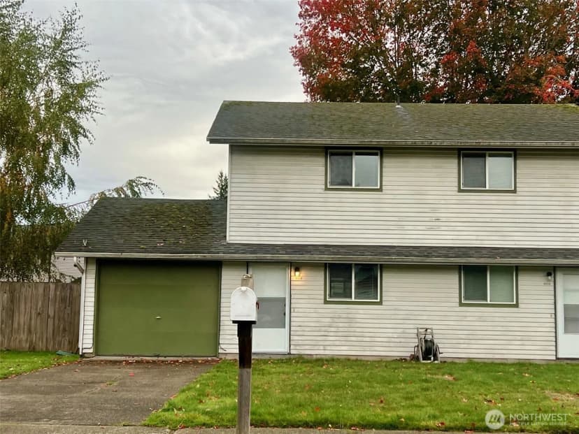 Property photo for 1224 1226 12th Avenue Nw, Puyallup photo 2