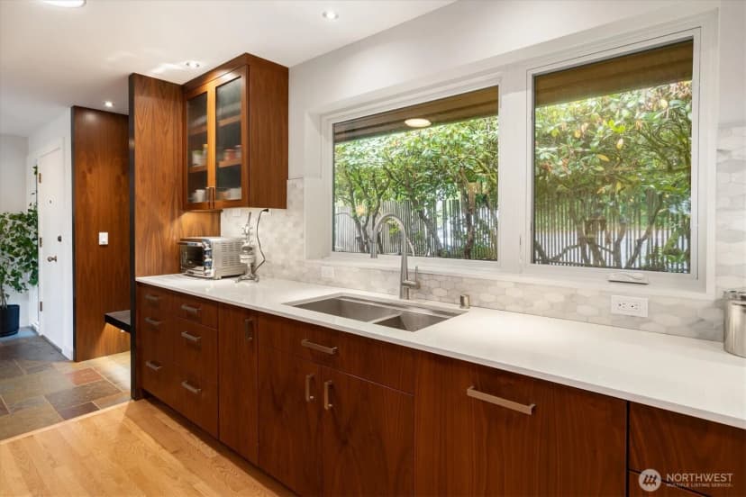 Property photo for 13558 41st Avenue Ne, Seattle photo 11