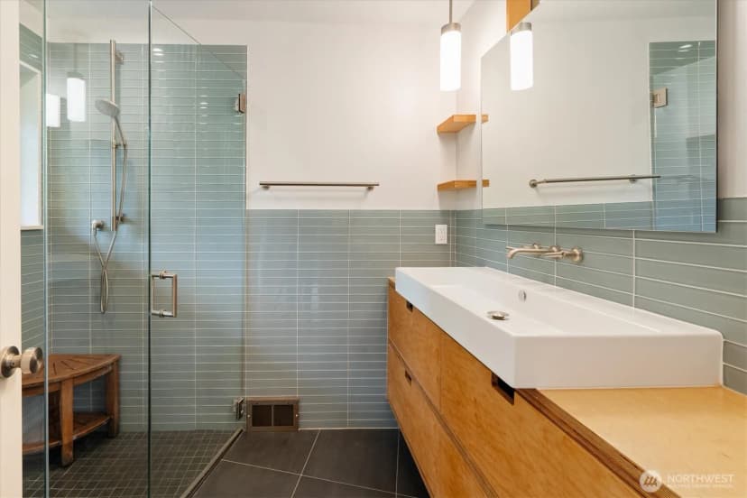 Property photo for 13558 41st Avenue Ne, Seattle photo 19