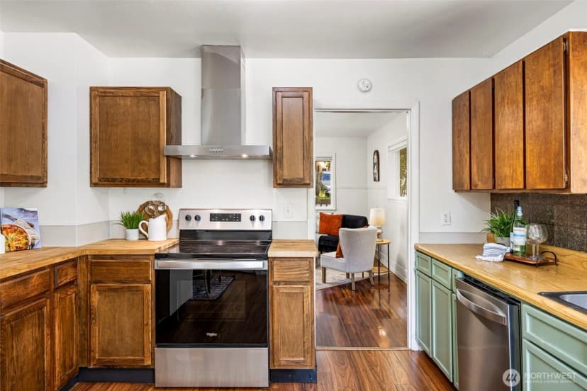 Property photo for 316 Charlotte Avenue W, Bremerton photo 8