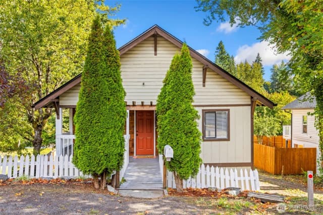 Property photo for 316 Charlotte Avenue W, Bremerton