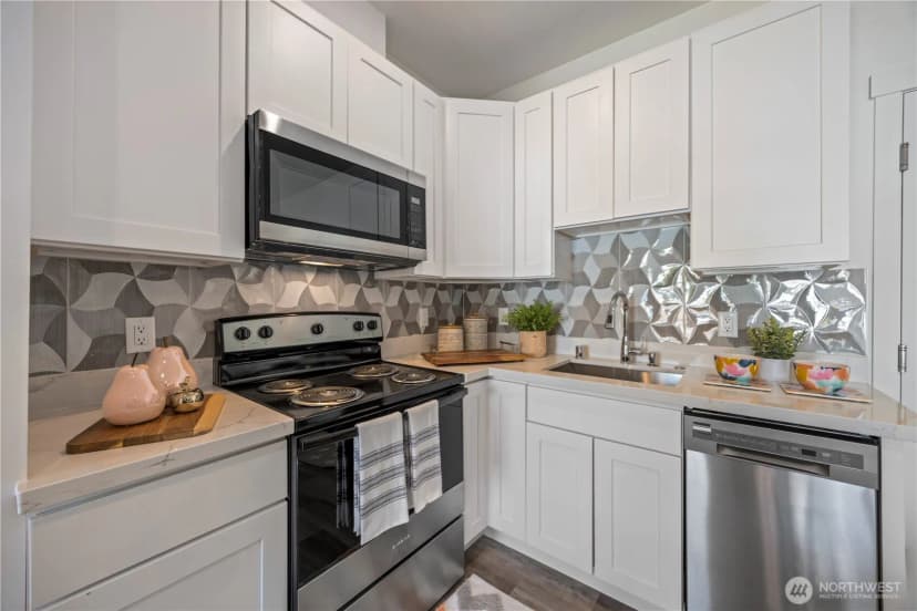Property photo for 2152 N 185th Street, Shoreline photo 10