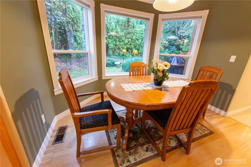 Property photo for 107 Springview Drive, Lynden photo 14