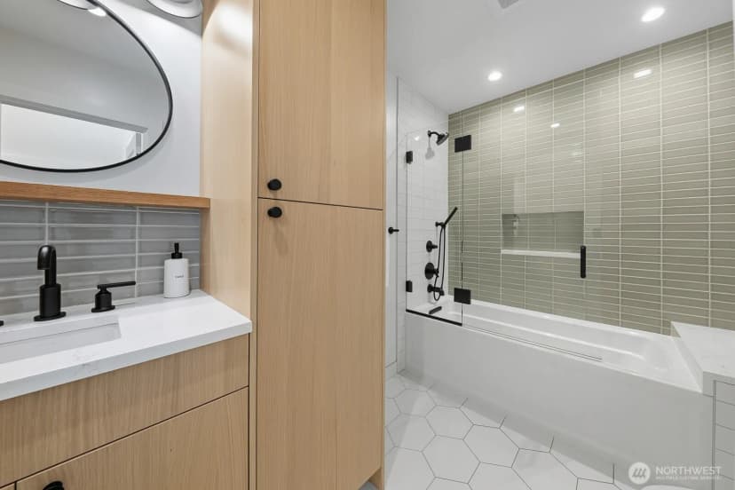 Property photo for 4119 38th Avenue S, Seattle photo 14
