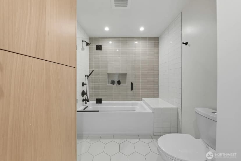 Property photo for 4119 38th Avenue S, Seattle photo 15
