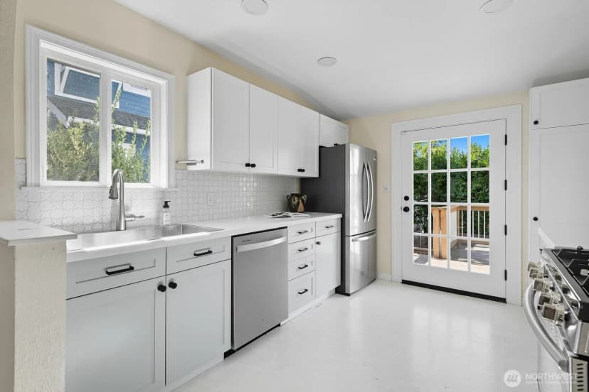 Property photo for 4119 38th Avenue S, Seattle photo 17