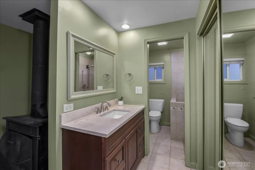 Property photo for 13028 Juanita Drive Ne, Kirkland photo 17