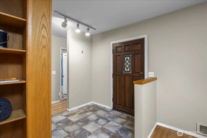 Property photo for 13028 Juanita Drive Ne, Kirkland photo 13