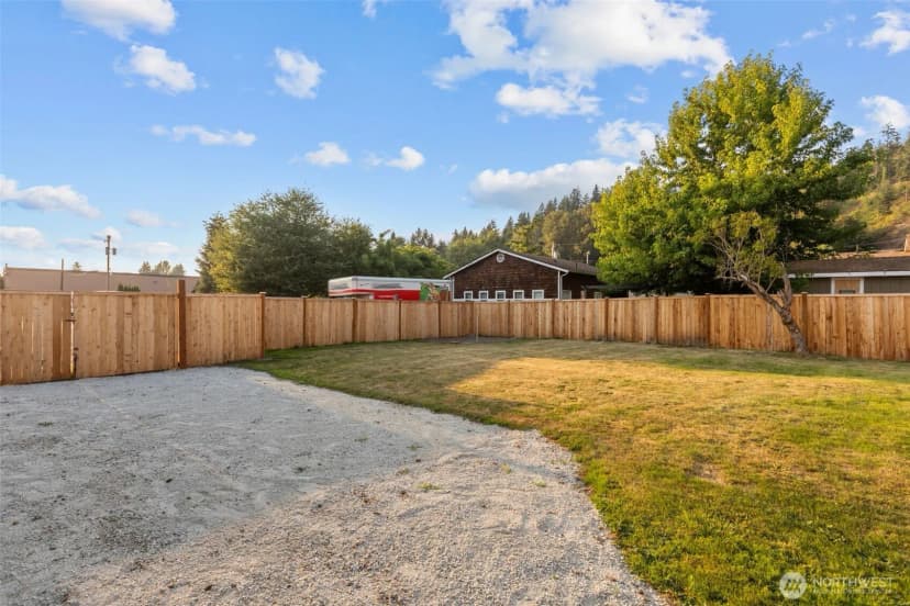 Property photo for 417 N Anacortes Street, Burlington photo 25