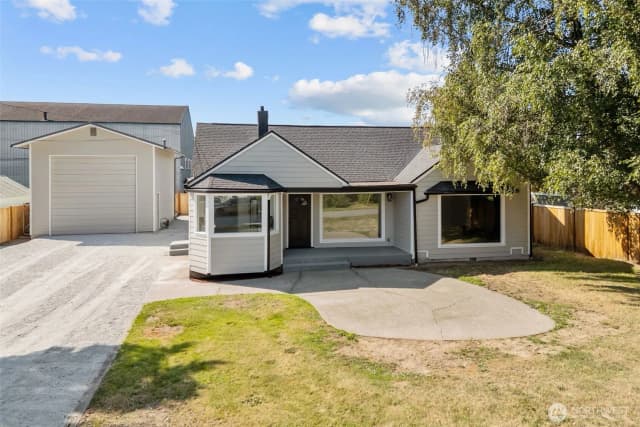 Property photo for 417 N Anacortes Street, Burlington