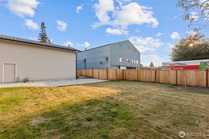 Property photo for 417 N Anacortes Street, Burlington photo 28