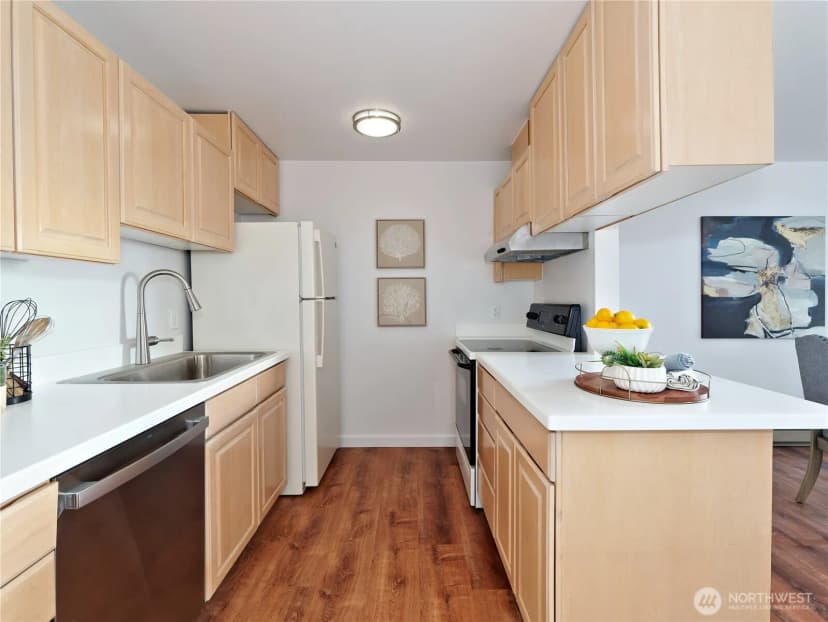 Property photo for 2104 Alki Avenue Sw #205, Seattle photo 5