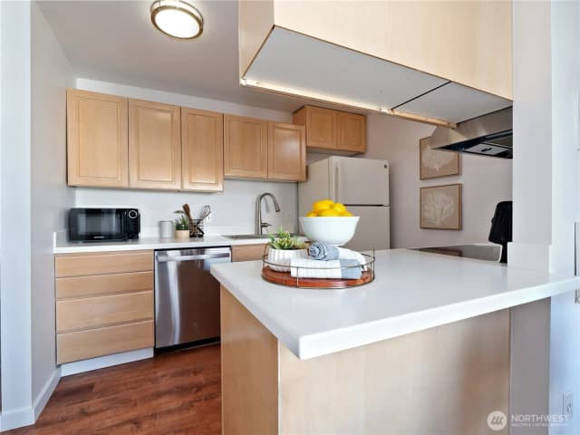 Property photo for 2104 Alki Avenue Sw #205, Seattle photo 4