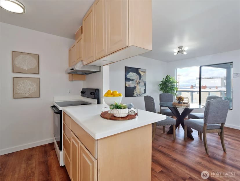 Property photo for 2104 Alki Avenue Sw #205, Seattle photo 6