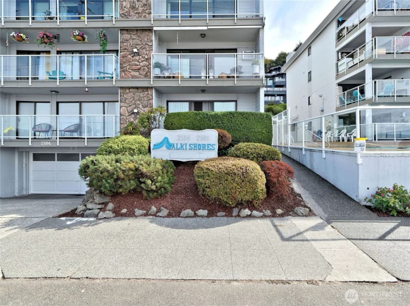 Property photo for 2104 Alki Avenue Sw #205, Seattle photo 3