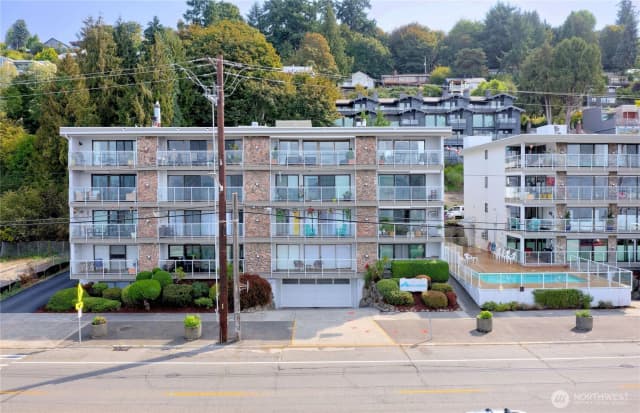 Property photo for 2104 Alki Avenue Sw #205, Seattle photo 2