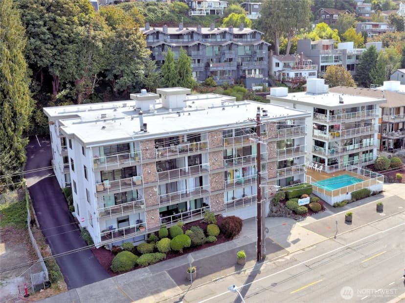 Property photo for 2104 Alki Avenue Sw #205, Seattle photo 34