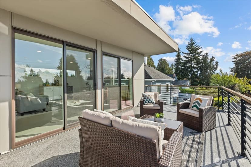 Property photo for 2705 47th Avenue Sw, Seattle photo 29