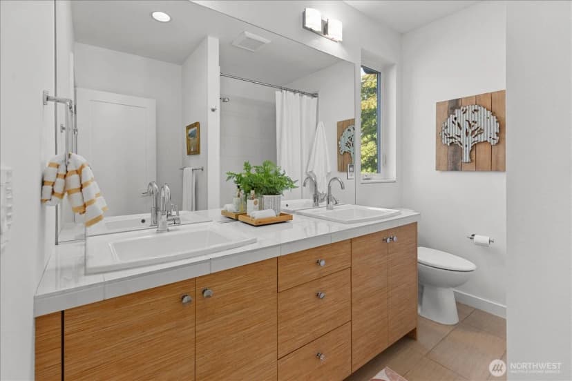 Property photo for 2705 47th Avenue Sw, Seattle photo 26
