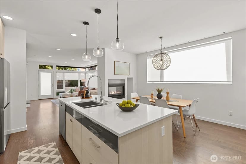 Property photo for 2705 47th Avenue Sw, Seattle photo 14