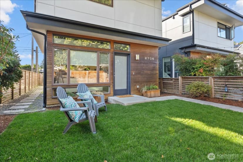 Property photo for 2705 47th Avenue Sw, Seattle photo 5