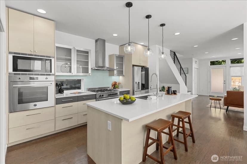 Property photo for 2705 47th Avenue Sw, Seattle photo 13