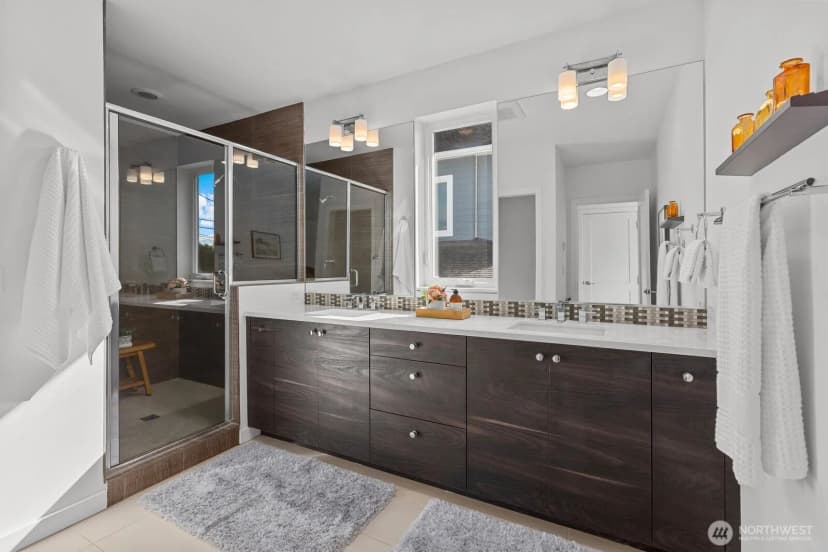 Property photo for 2705 47th Avenue Sw, Seattle photo 20