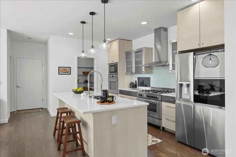 Property photo for 2705 47th Avenue Sw, Seattle photo 10