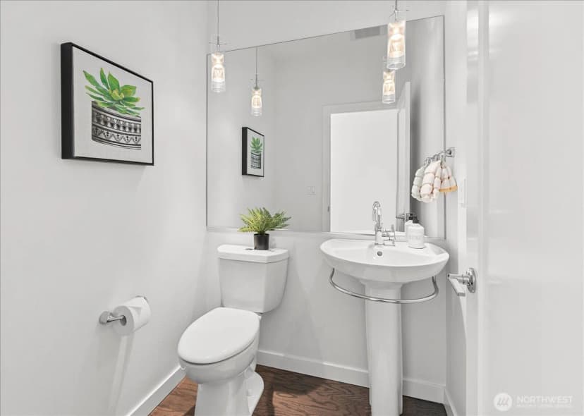 Property photo for 2705 47th Avenue Sw, Seattle photo 17