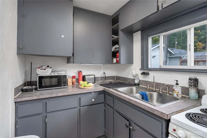 Property photo for 1212 W Railroad Avenue, Shelton photo 12