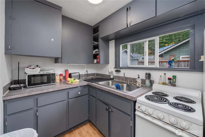 Property photo for 1212 W Railroad Avenue, Shelton photo 11