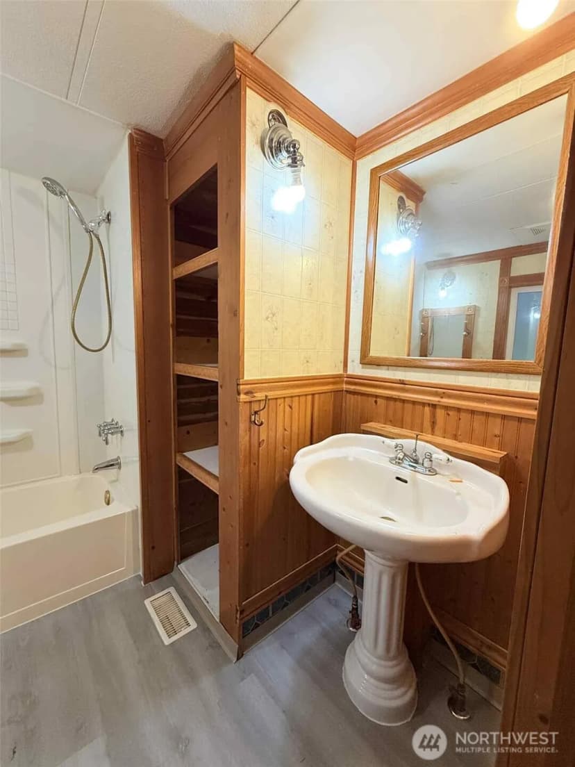 Property photo for 55509 310th Avenue Court E, Ashford photo 18