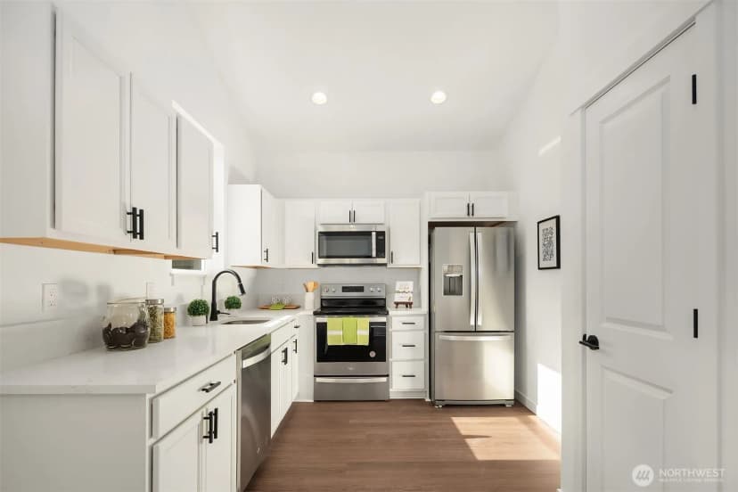 Property photo for 12330 13th Place Sw #2c, Burien photo 4