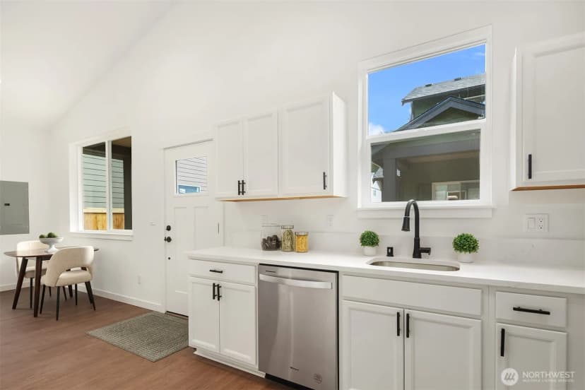 Property photo for 12330 13th Place Sw #2c, Burien photo 5